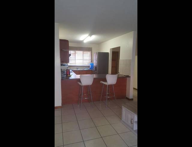 2 BEDROOM PROPERTY TO RENT IN VAN DYK PARK